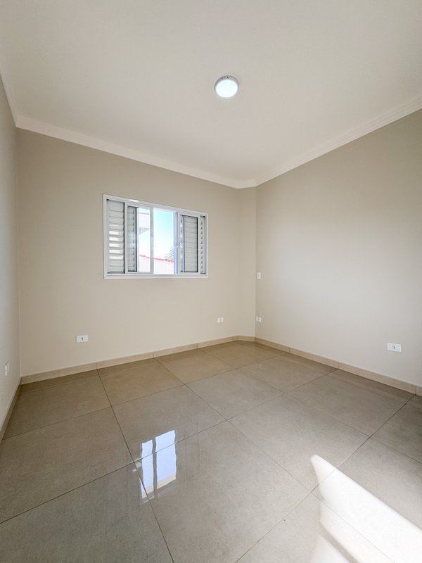 Sobrado novo com três suites, acabamento alta qualidade, proxímo ao centro de Arujá Rua Elpidio Ferreira Guimarães Arujá - 