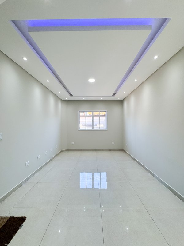 Sobrado novo com três suites, acabamento alta qualidade, proxímo ao centro de Arujá Rua Elpidio Ferreira Guimarães Arujá - 