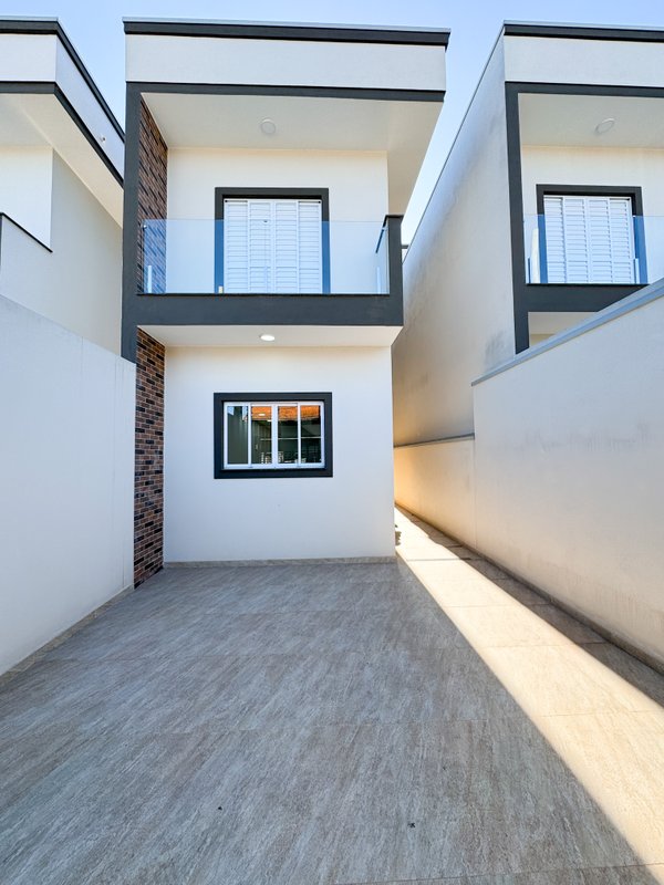 Sobrado novo com três suites, acabamento alta qualidade, proxímo ao centro de Arujá Rua Elpidio Ferreira Guimarães Arujá - 