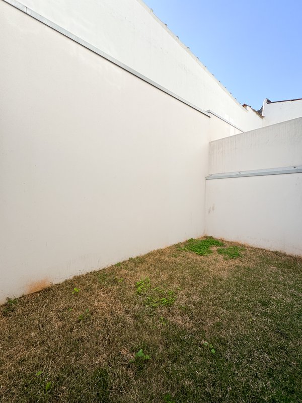 Sobrado novo com três suites, acabamento alta qualidade, proxímo ao centro de Arujá Rua Elpidio Ferreira Guimarães Arujá - 