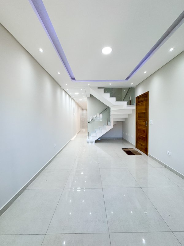 Sobrado novo com três suites, acabamento alta qualidade, proxímo ao centro de Arujá Rua Elpidio Ferreira Guimarães Arujá - 