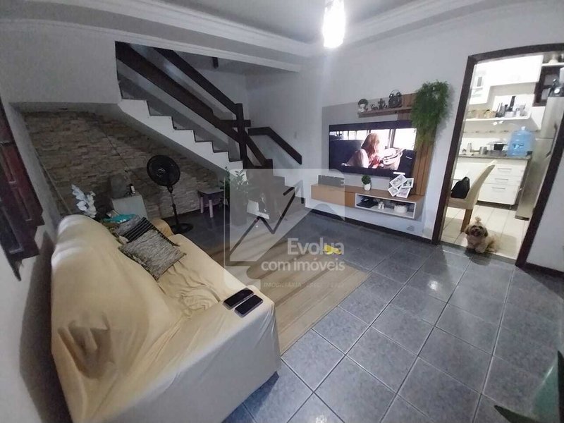 Casa solta a venda 220.000,00 - 3/4, garagem e varanda - Itapuã  Salvador - 