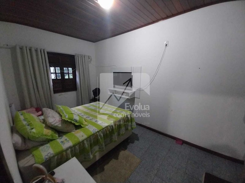 Casa solta a venda 220.000,00 - 3/4, garagem e varanda - Itapuã  Salvador - 