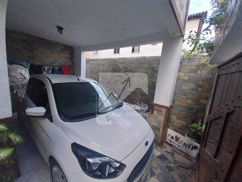 Casa solta a venda 220.000,00 - 3/4, garagem e varanda - Itapuã  Salvador - 