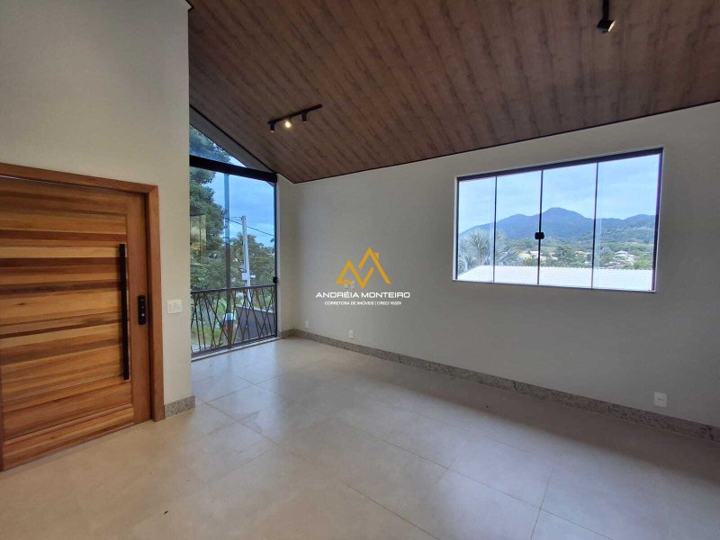 Casa com 4 dormitórios à venda, 153 m² por R$ 650.000,00 - Pindobas - Maricá/RJ Rua raul alfredo de andrade Maricá - 