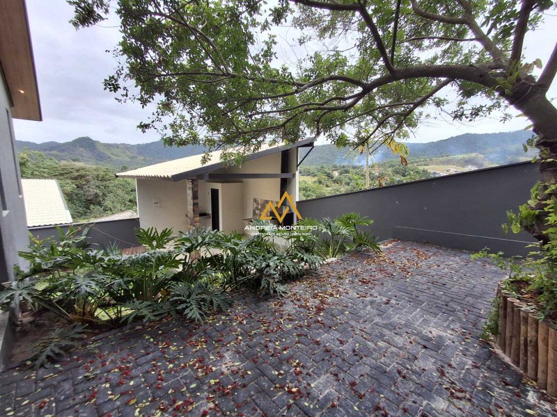 Casa com 4 dormitórios à venda, 153 m² por R$ 650.000,00 - Pindobas - Maricá/RJ Rua raul alfredo de andrade Maricá - 