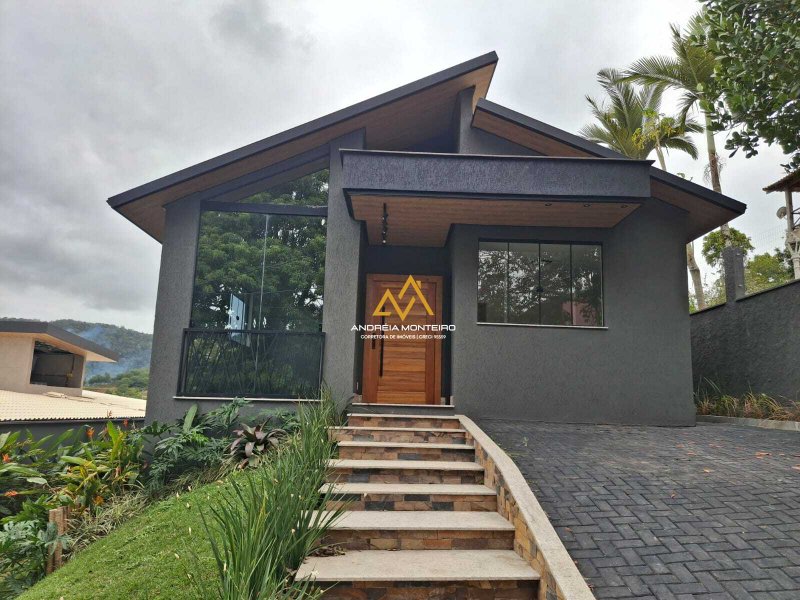 Casa com 4 dormitórios à venda, 153 m² por R$ 650.000,00 - Pindobas - Maricá/RJ Rua raul alfredo de andrade Maricá - 