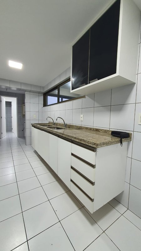 Apartamento para alugar com 4 quartos sendo 4 suítes, 230m² por R$ 14.000,00 Avenida Boa Viagem Recife - 