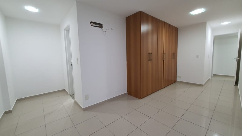 Apartamento para alugar com 4 quartos sendo 4 suítes, 230m² por R$ 14.000,00 Avenida Boa Viagem Recife - 