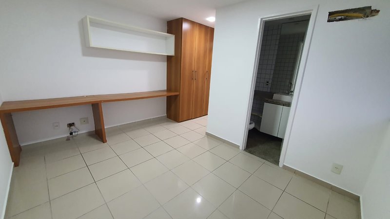 Apartamento para alugar com 4 quartos sendo 4 suítes, 230m² por R$ 14.000,00 Avenida Boa Viagem Recife - 