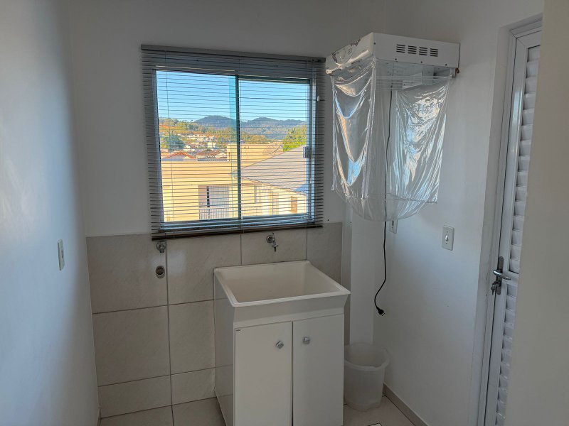 Apartamento semi mobiliado  Timbó - 