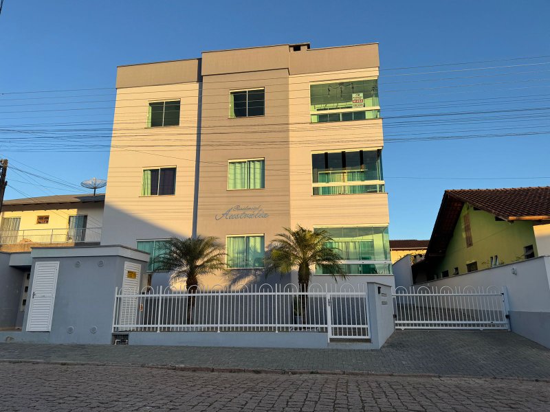 Apartamento semi mobiliado  Timbó - 