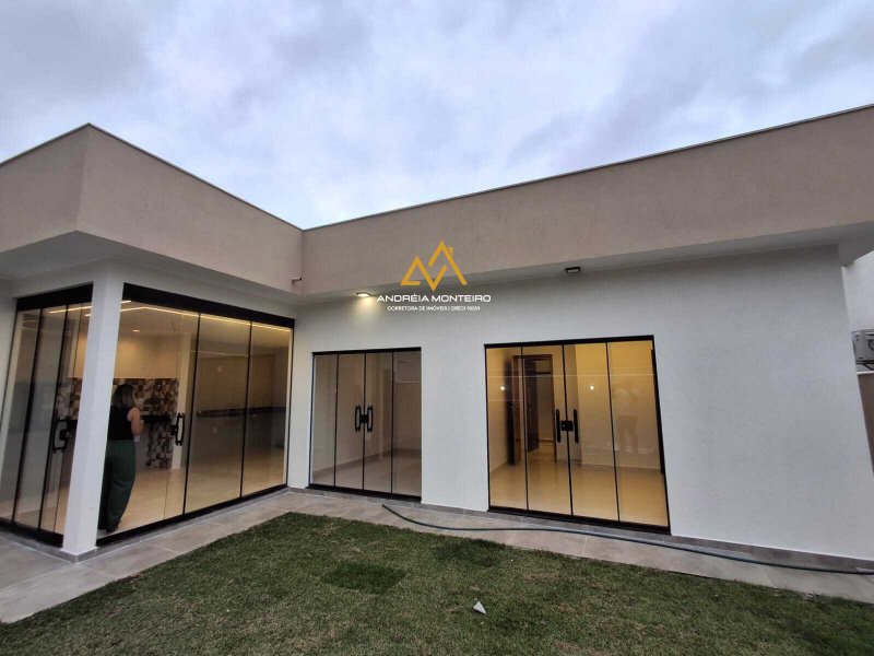 Casa com 3 dormitórios, 1 suíte, Área gourmet à venda, 125 m² por R$ 660.000 - Pindobas Estrada Henfil Maricá - 