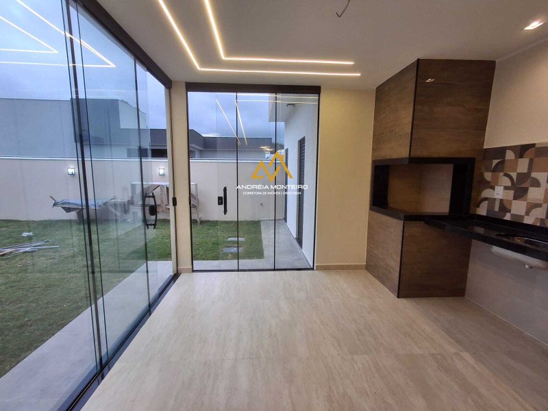 Casa com 3 dormitórios, 1 suíte, Área gourmet à venda, 125 m² por R$ 660.000 - Pindobas Estrada Henfil Maricá - 