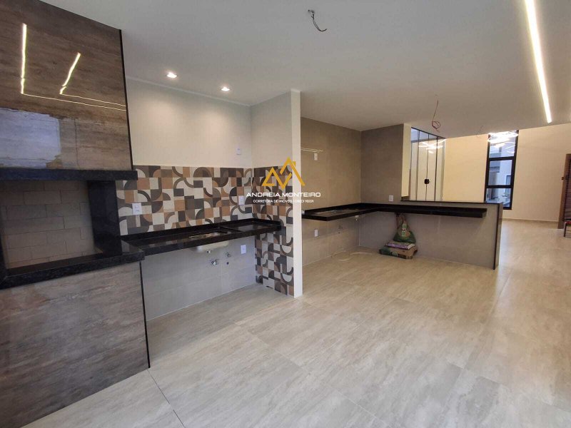 Casa com 3 dormitórios, 1 suíte, Área gourmet à venda, 125 m² por R$ 660.000 - Pindobas Estrada Henfil Maricá - 