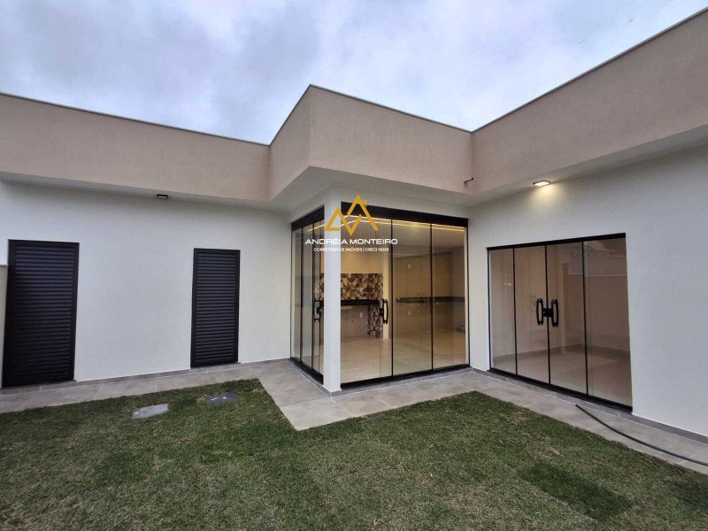 Casa com 3 dormitórios, 1 suíte, Área gourmet à venda, 125 m² por R$ 660.000 - Pindobas Estrada Henfil Maricá - 