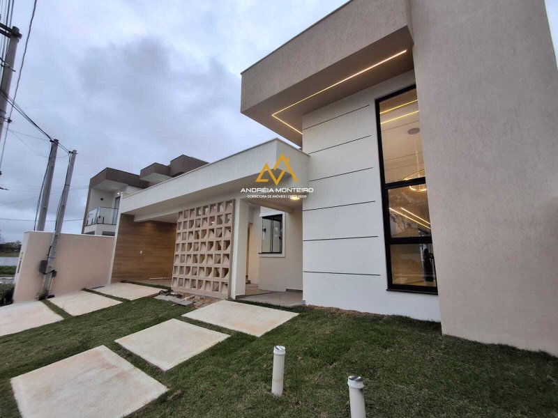 Casa com 3 dormitórios, 1 suíte, Área gourmet à venda, 125 m² por R$ 660.000 - Pindobas Estrada Henfil Maricá - 