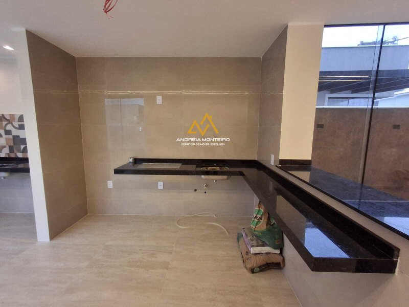 Casa com 3 dormitórios, 1 suíte, Área gourmet à venda, 125 m² por R$ 660.000 - Pindobas Estrada Henfil Maricá - 