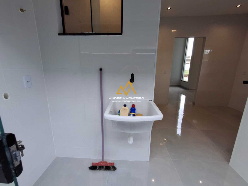 Casa de Condomínio à Venda com 3 quartos, 3 banheiros, 100m² a partir de R$ 560.000,00 Rodovia. Vereador Oldemar Guedes Figueiredo Maricá - 