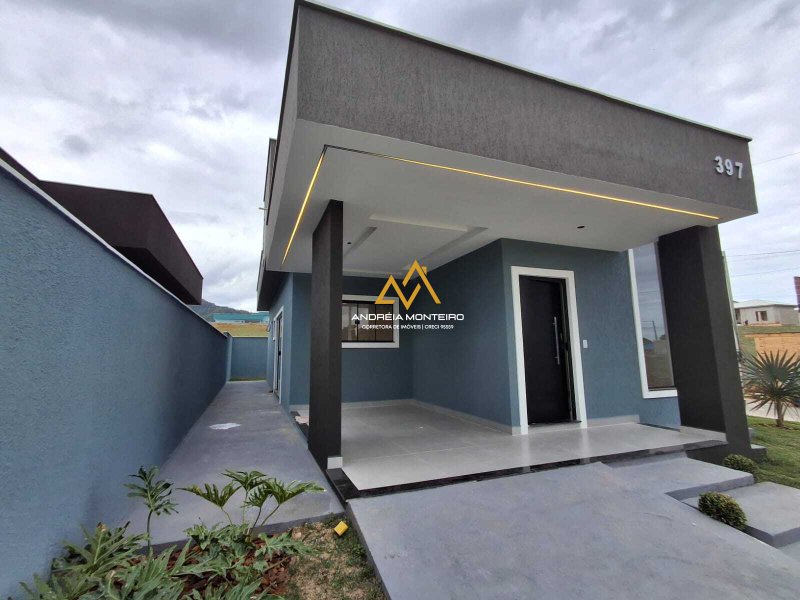 Casa de Condomínio à Venda com 3 quartos, 3 banheiros, 100m² a partir de R$ 560.000,00 Rodovia. Vereador Oldemar Guedes Figueiredo Maricá - 