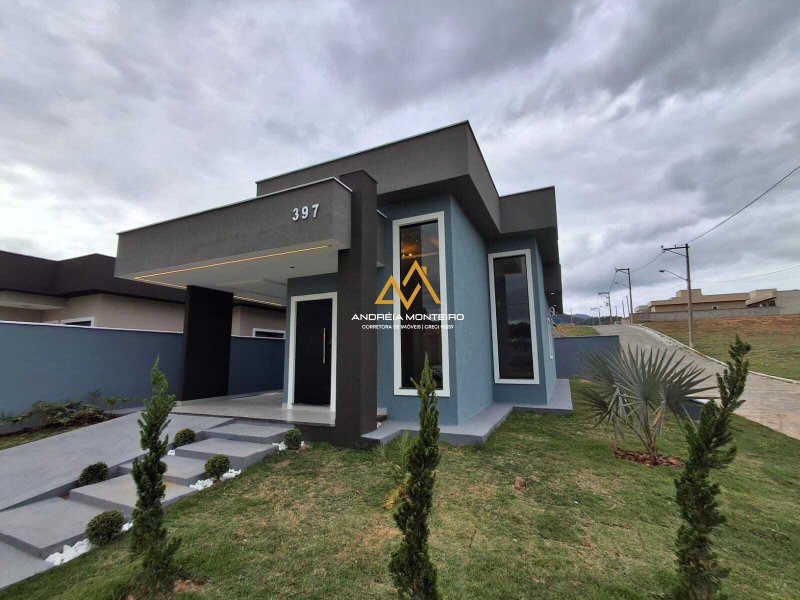Casa de Condomínio à Venda com 3 quartos, 3 banheiros, 100m² a partir de R$ 560.000,00 Rodovia. Vereador Oldemar Guedes Figueiredo Maricá - 