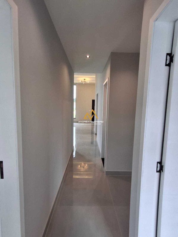 Casa de Condomínio à Venda com 3 quartos, 3 banheiros, 100m² a partir de R$ 560.000,00 Rodovia. Vereador Oldemar Guedes Figueiredo Maricá - 