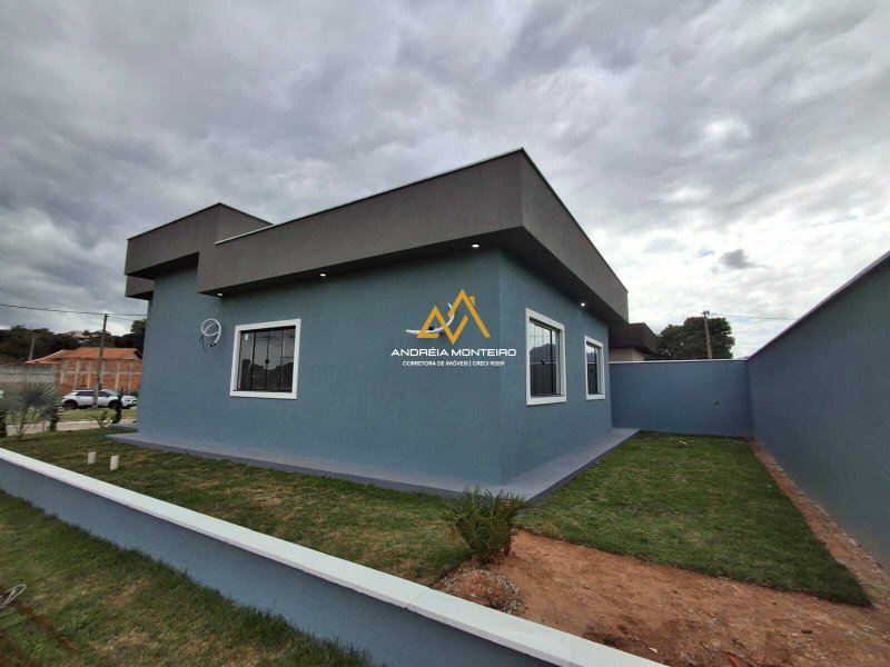 Casa de Condomínio à Venda com 3 quartos, 3 banheiros, 100m² a partir de R$ 560.000,00 Rodovia. Vereador Oldemar Guedes Figueiredo Maricá - 