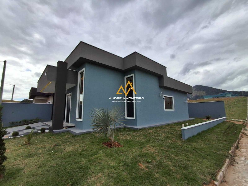 Casa de Condomínio à Venda com 3 quartos, 3 banheiros, 100m² a partir de R$ 560.000,00 Rodovia. Vereador Oldemar Guedes Figueiredo Maricá - 