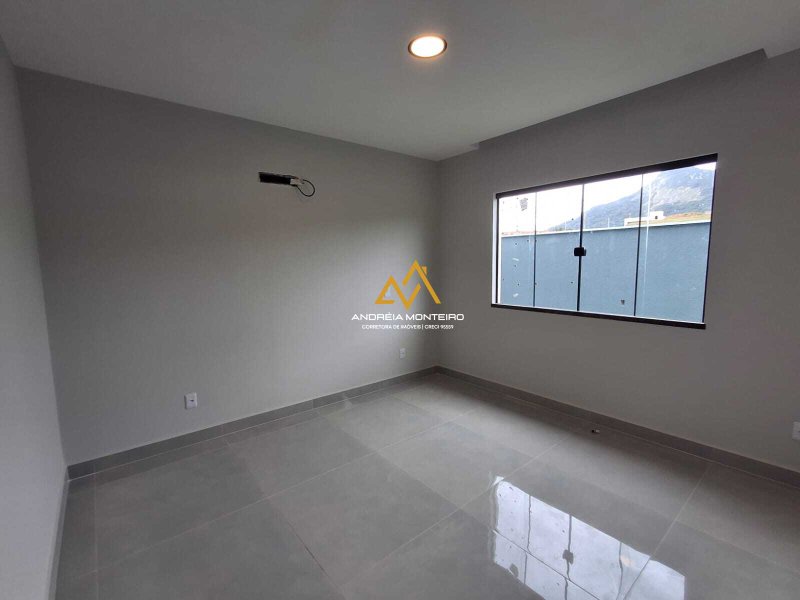 Casa de Condomínio à Venda com 3 quartos, 3 banheiros, 100m² a partir de R$ 560.000,00 Rodovia. Vereador Oldemar Guedes Figueiredo Maricá - 