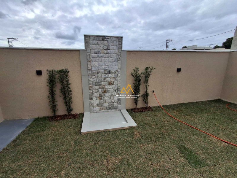 Casa de Condomínio à Venda com 3 quartos, 3 banheiros, 120m² a partir de R$ 620.000,00 Rodovia. Vereador Oldemar Guedes Figueiredo Maricá - 