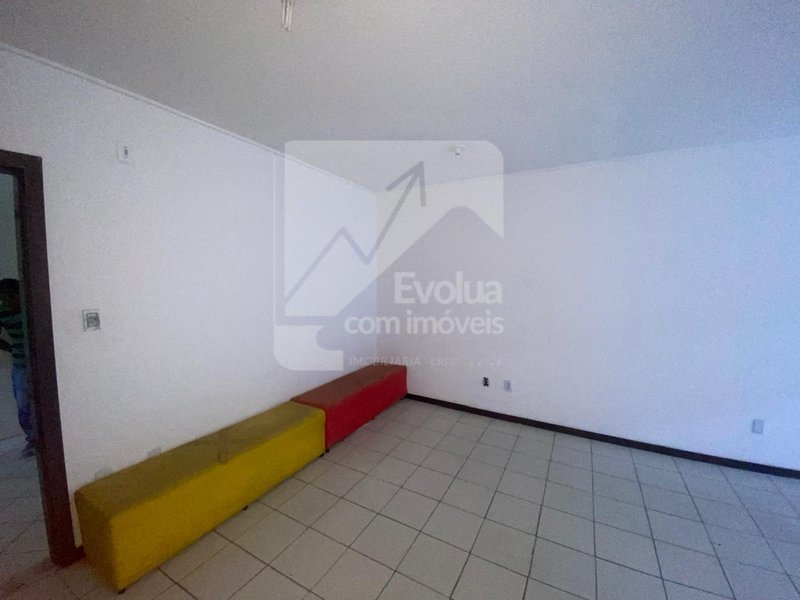 Alugo sala com 38m² - R$ 1.500,00 (incluso condomínio e água) - Itapuã  Salvador - 