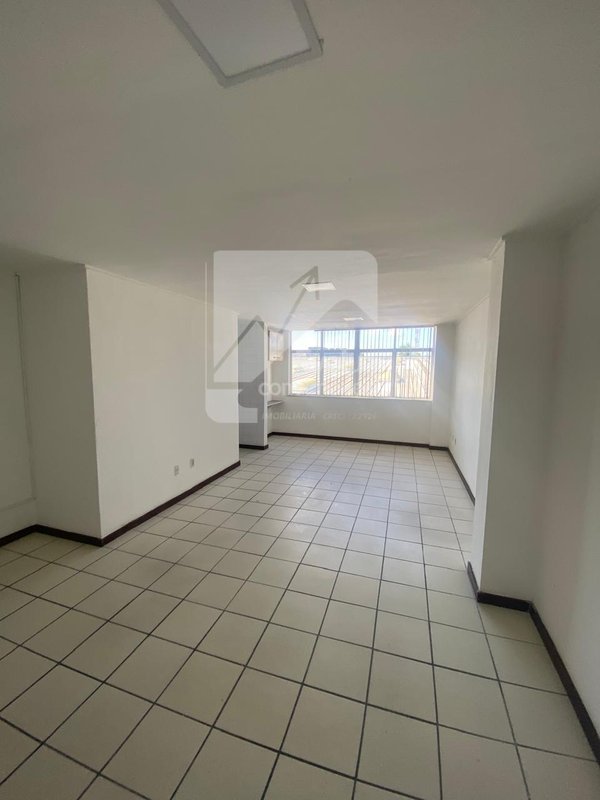 Alugo sala com 38m² - R$ 1.500,00 (incluso condomínio e água) - Itapuã  Salvador - 