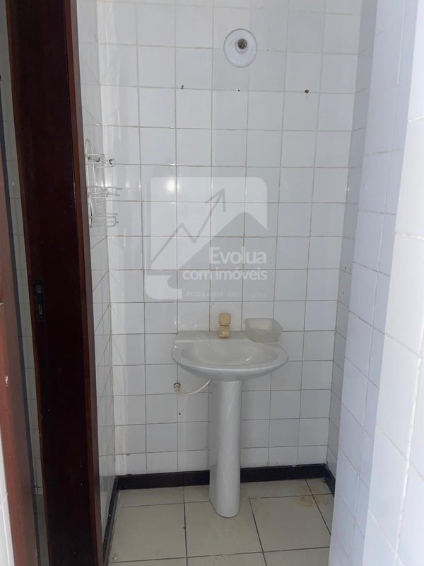 Alugo sala com 38m² - R$ 1.500,00 (incluso condomínio e água) - Itapuã  Salvador - 
