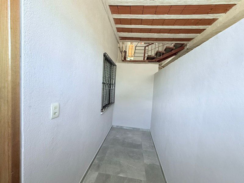🏡 Aluguel – Casa 2 quartos no Centro de Guapimirim (Rua Caramuru) Rua Caramuru Guapimirim - 