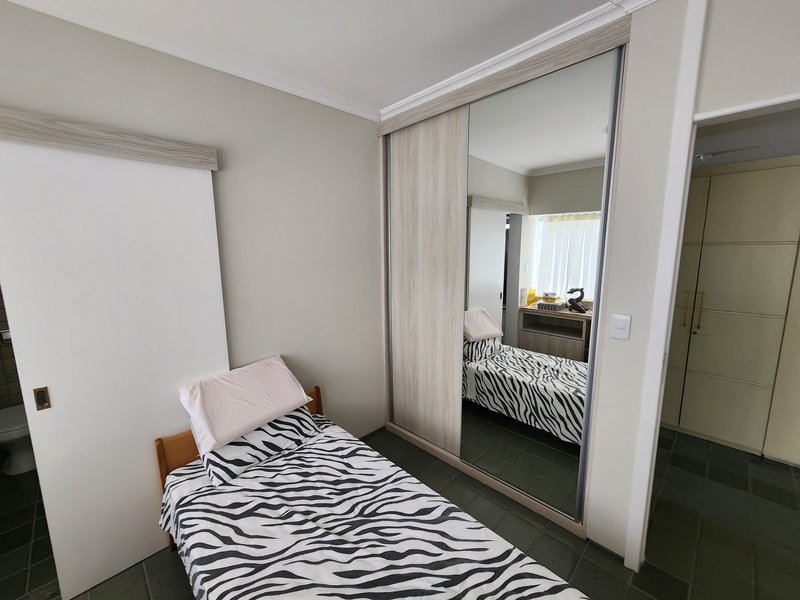 Apartamento à venda com 3 quartos sendo 2 suítes, 199m² área útil por R$ 1.300.000,00 Rua Francisco da Cunha Recife - 