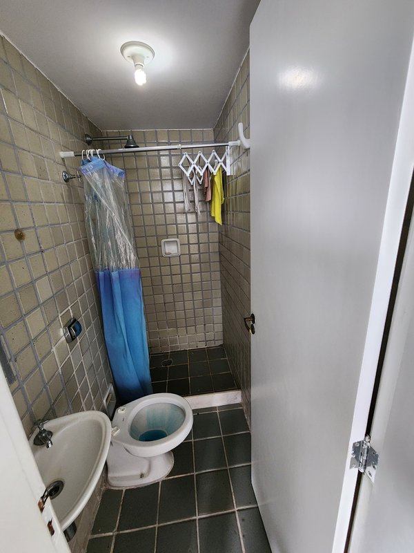Apartamento à venda com 3 quartos sendo 2 suítes, 199m² área útil por R$ 1.300.000,00 Rua Francisco da Cunha Recife - 