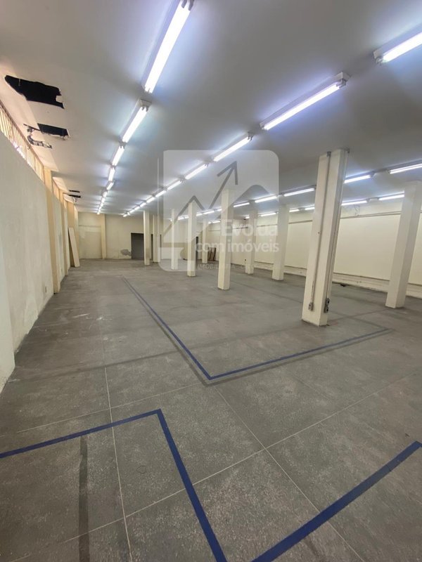 Alugo Espaço Comercial com 500m² na Av. Dorival Caymmi  Salvador - 