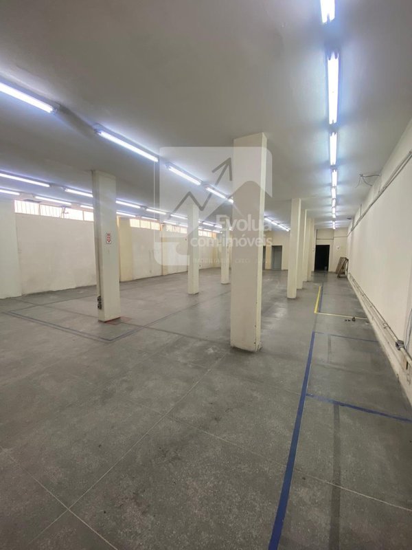 Alugo Espaço Comercial com 500m² na Av. Dorival Caymmi  Salvador - 