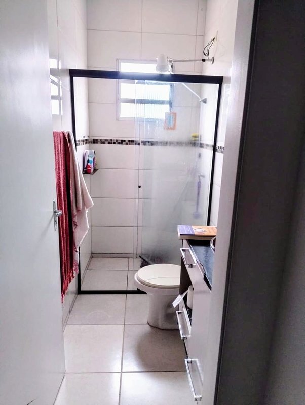 Sobrado em condomínio, com localização estratégica!!!  Caraguatatuba - 