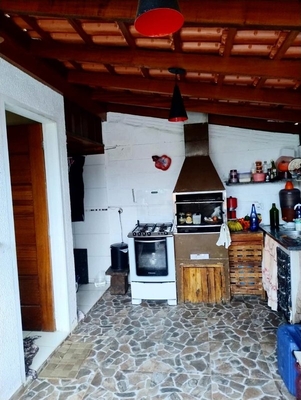 Sobrado em condomínio, com localização estratégica!!!  Caraguatatuba - 