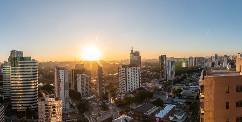 ALUGO ESCRITÓRIO MOBILIADO - 96M2 - 2 SALAS - 4 VARANDAS - 3 VAGAS - ÁREA TOTAL 206M2 Rua Pais Leme São Paulo - 