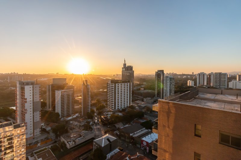 ALUGO ESCRITÓRIO MOBILIADO - 96M2 - 2 SALAS - 4 VARANDAS - 3 VAGAS - ÁREA TOTAL 206M2 Rua Pais Leme São Paulo - 