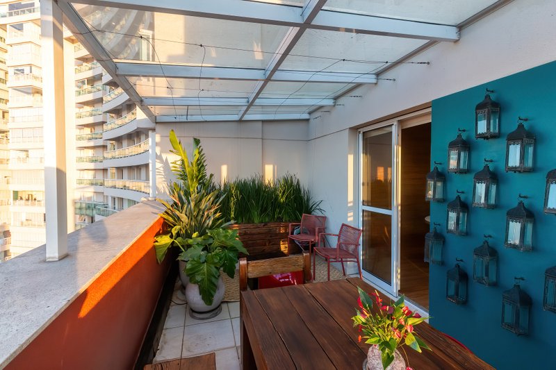 ALUGO ESCRITÓRIO MOBILIADO - 96M2 - 2 SALAS - 4 VARANDAS - 3 VAGAS - ÁREA TOTAL 206M2 Rua Pais Leme São Paulo - 
