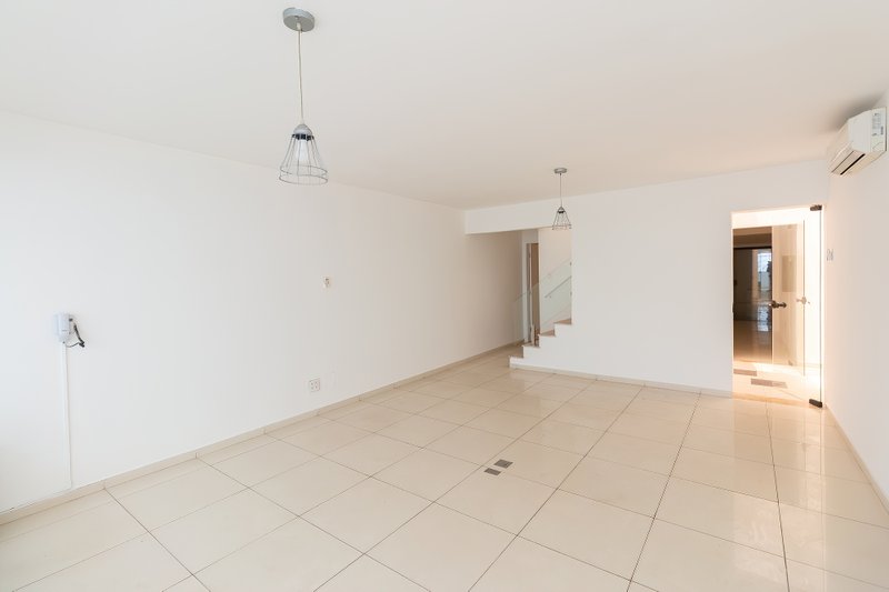 ALUGA-SE CASA COMERCIAL REFORMADA - 180M2 Rua Doutor Paschoal Imperatriz São Paulo - 