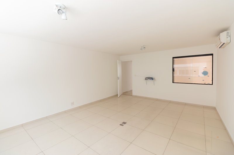 ALUGA-SE CASA COMERCIAL REFORMADA - 180M2 Rua Doutor Paschoal Imperatriz São Paulo - 