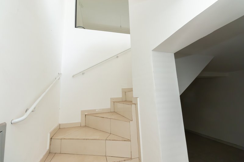 ALUGA-SE CASA COMERCIAL REFORMADA - 180M2 Rua Doutor Paschoal Imperatriz São Paulo - 