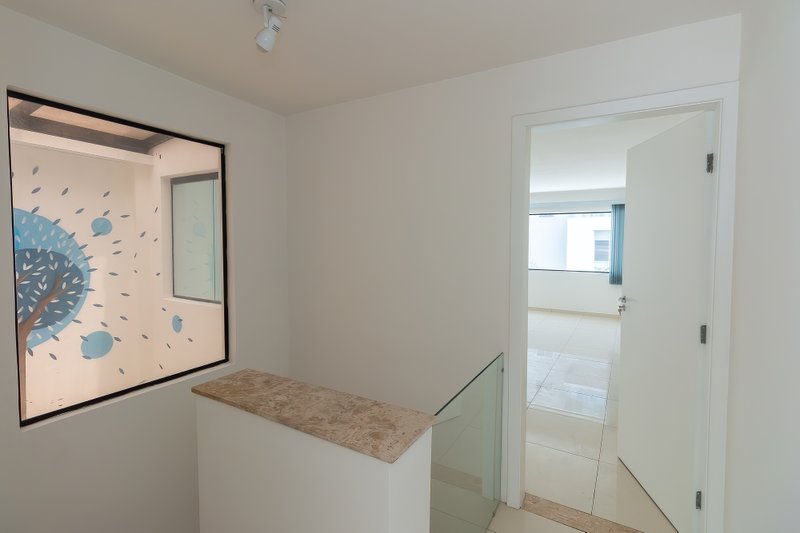 ALUGA-SE CASA COMERCIAL REFORMADA - 180M2 Rua Doutor Paschoal Imperatriz São Paulo - 
