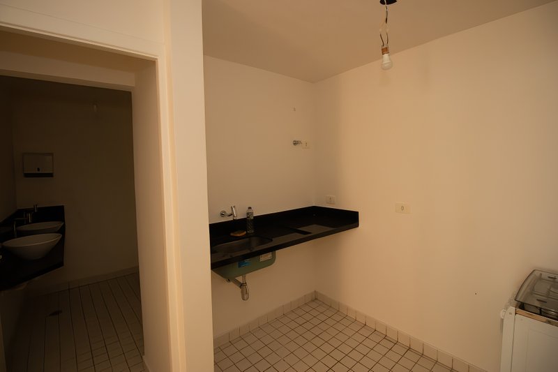 ALUGA-SE CASA COMERCIAL REFORMADA - 180M2 Rua Doutor Paschoal Imperatriz São Paulo - 