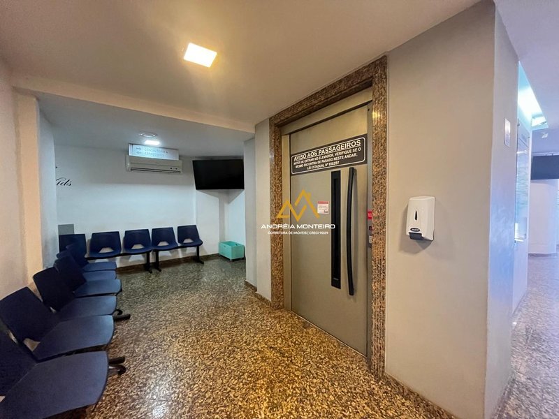 Prédio comercial com 3 andares com 1080m2, na Barra da Tijuca , por apenas R$ 18.000.000 Avenida Olegário Maciel Rio de Janeiro - 