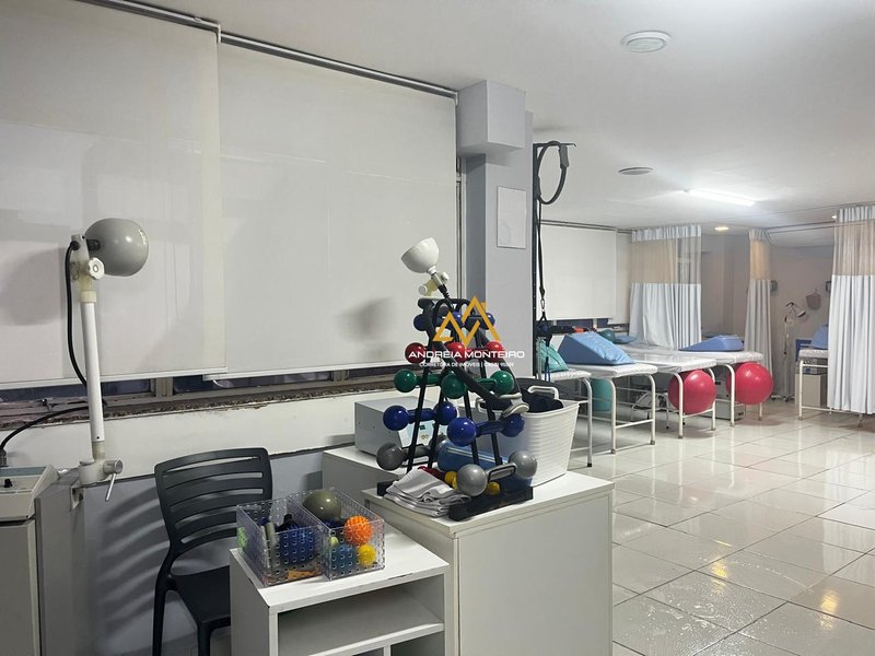 Prédio comercial com 3 andares com 1080m2, na Barra da Tijuca , por apenas R$ 18.000.000 Avenida Olegário Maciel Rio de Janeiro - 